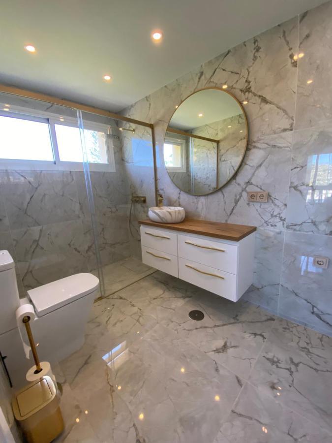 Luxury Golden Sunset Aloha Puerto Banus Apartment