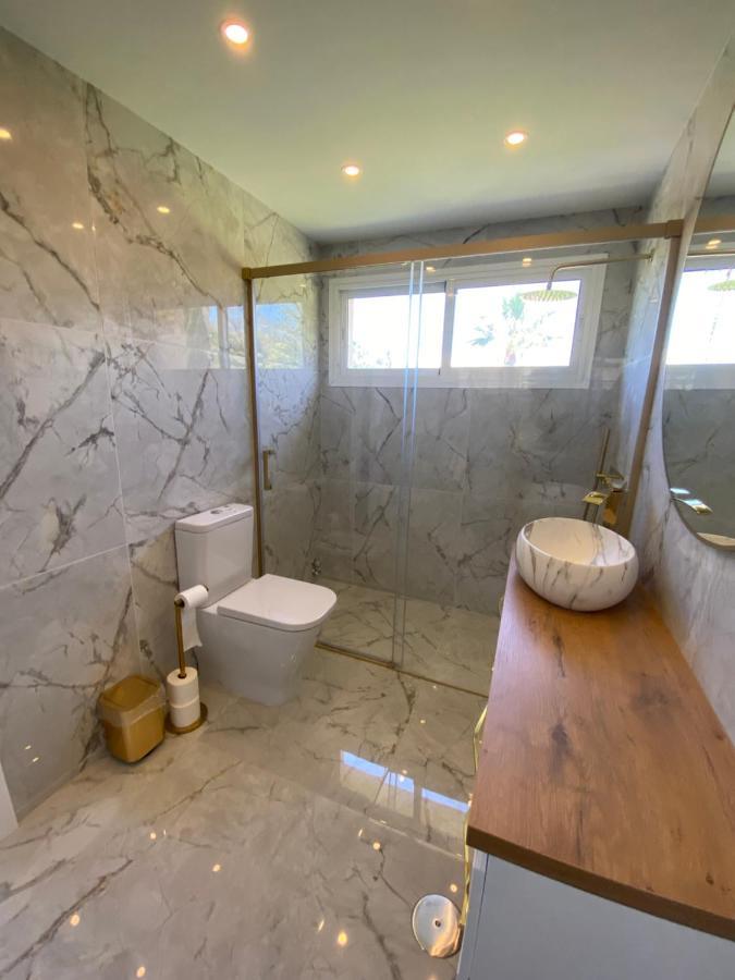 Luxury Golden Sunset Aloha Puerto Banus Apartment