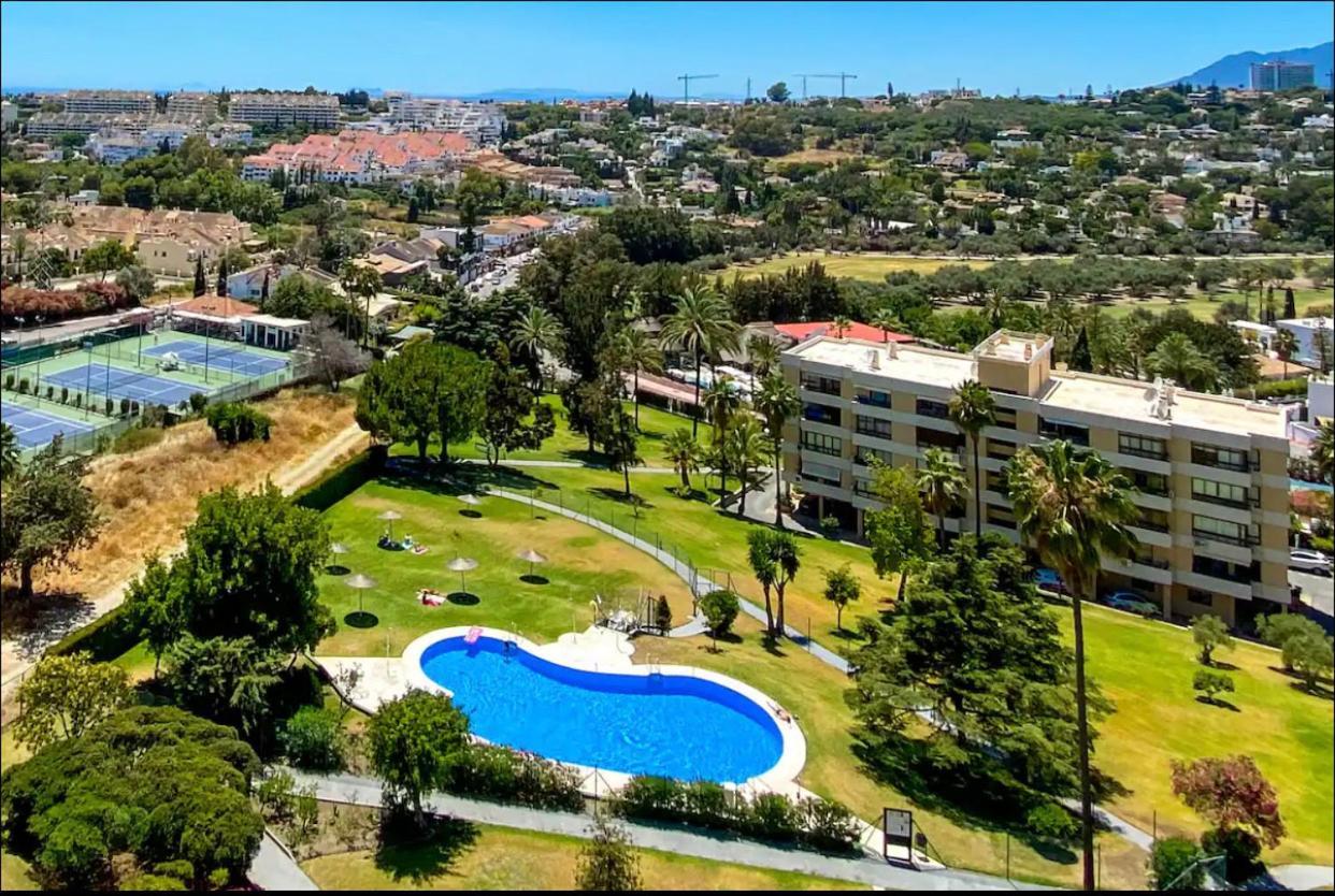 Luxury Golden Sunset Aloha Puerto Banus Apartment *
