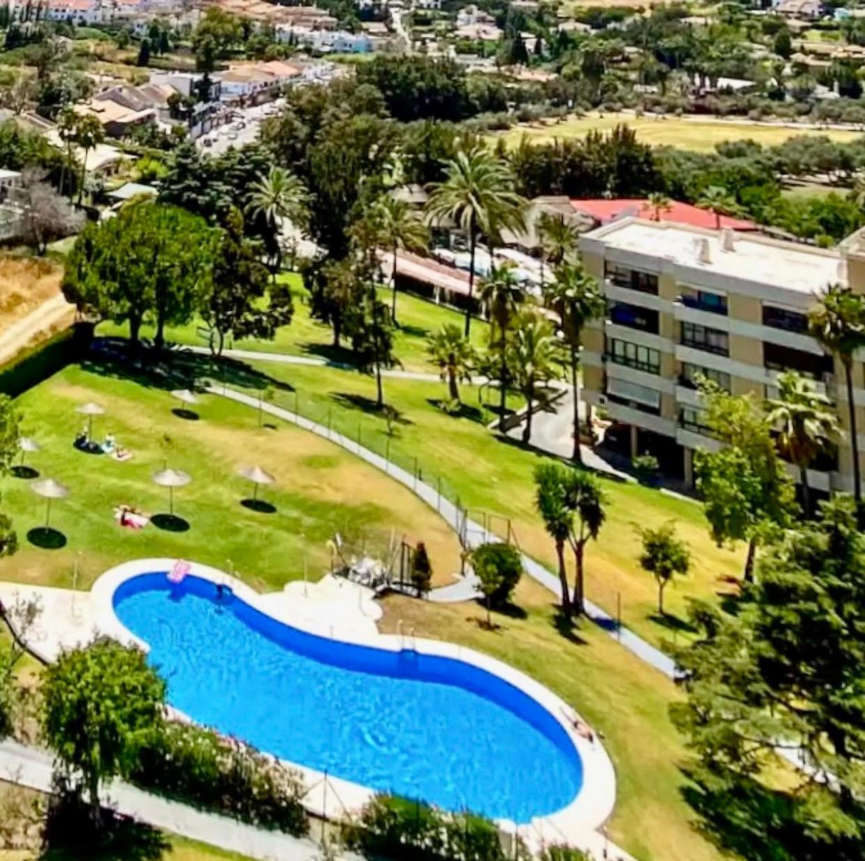 Luxury Golden Sunset Aloha Puerto Banus Apartment Marbella